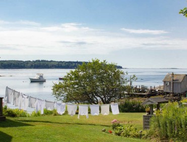 A summer scene on Cliff Island.