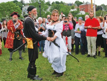 The groom and bride as pirates.