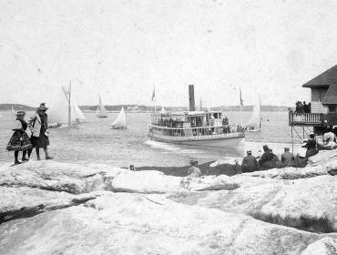 The steamer Islander at Squirrel Island Landing in 1901.