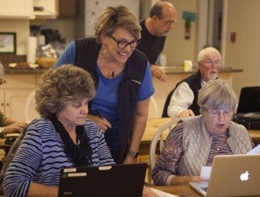 St. George residents and business owners take digital education workshop.