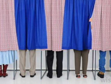 feet in voting booths