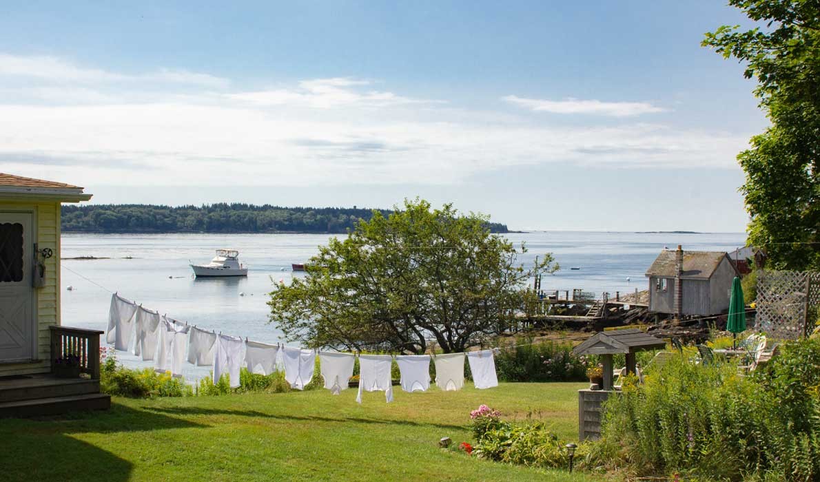 A summer scene on Cliff Island.