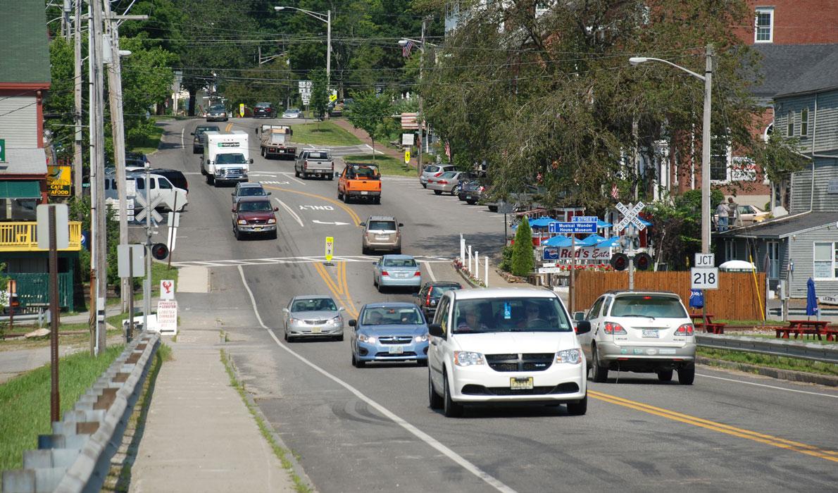 The view south on U.S. Route 1 in Wiscasset.