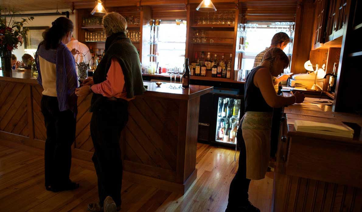 The bar at Nebo Lodge.